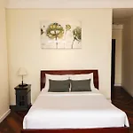 9 Hostel And Suites